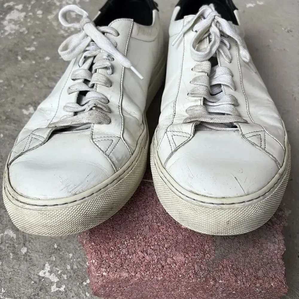 Givenchy please look
